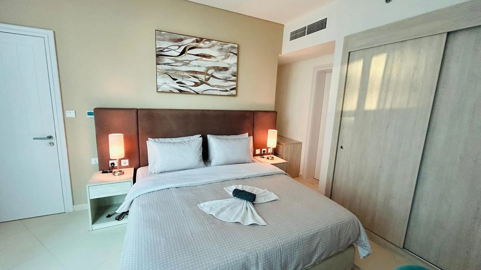Modern Fully-Equipped Apartment In Seven Palm, Beach And Pool Access Dubaj