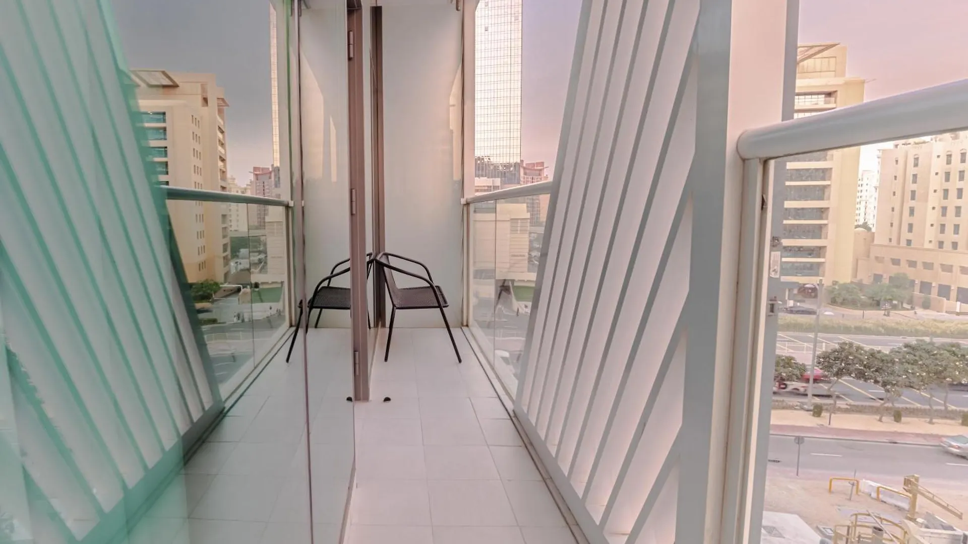 Modern Fully-Equipped Apartment In Seven Palm, Beach And Pool Access Dubaj