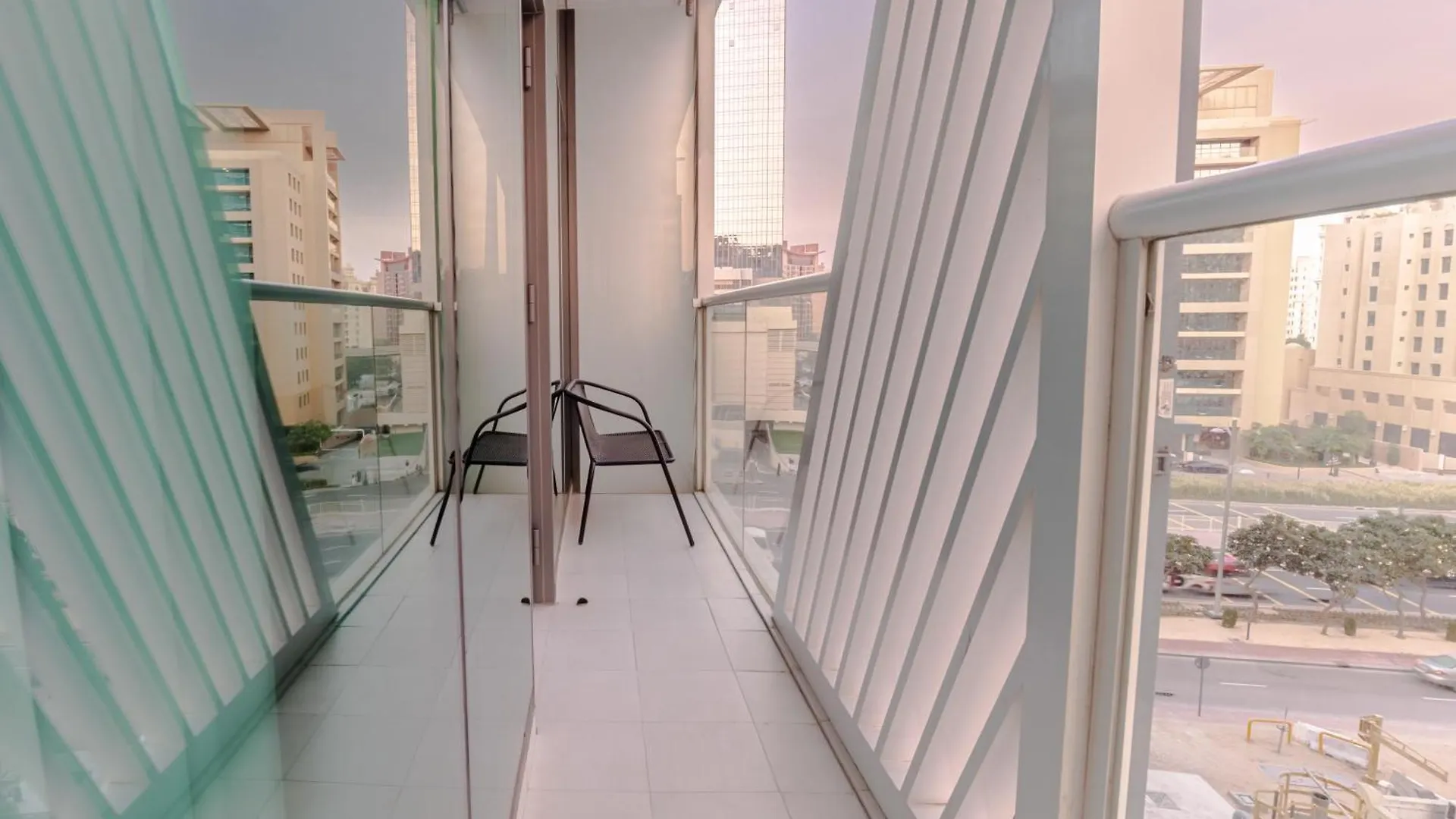 Modern Fully-Equipped Apartment In Seven Palm, Beach And Pool Access Dubaj