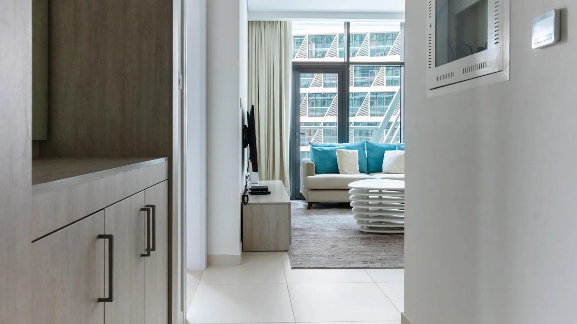 Modern Fully-Equipped Apartment In Seven Palm, Beach And Pool Access Dubaj