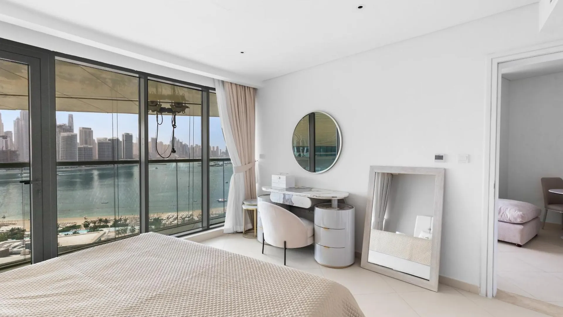 Modern Fully-Equipped Apartment In Seven Palm, Beach And Pool Access Dubaj