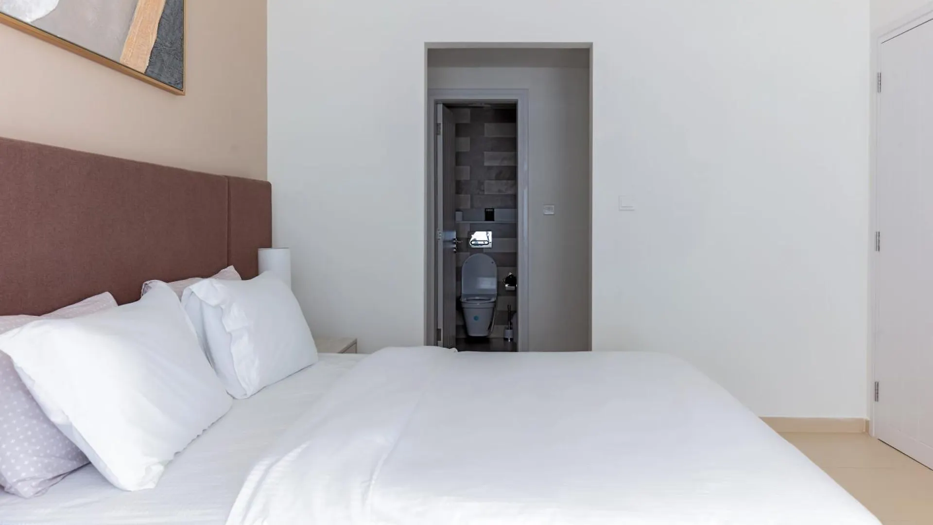 Modern Fully-Equipped Apartment In Seven Palm, Beach And Pool Access Dubaj