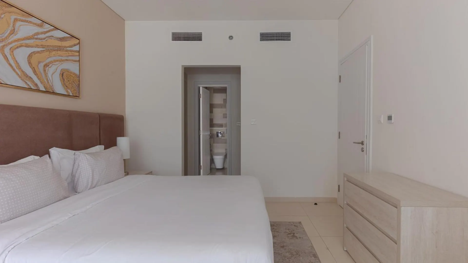 Modern Fully-Equipped Apartment In Seven Palm, Beach And Pool Access Dubaj
