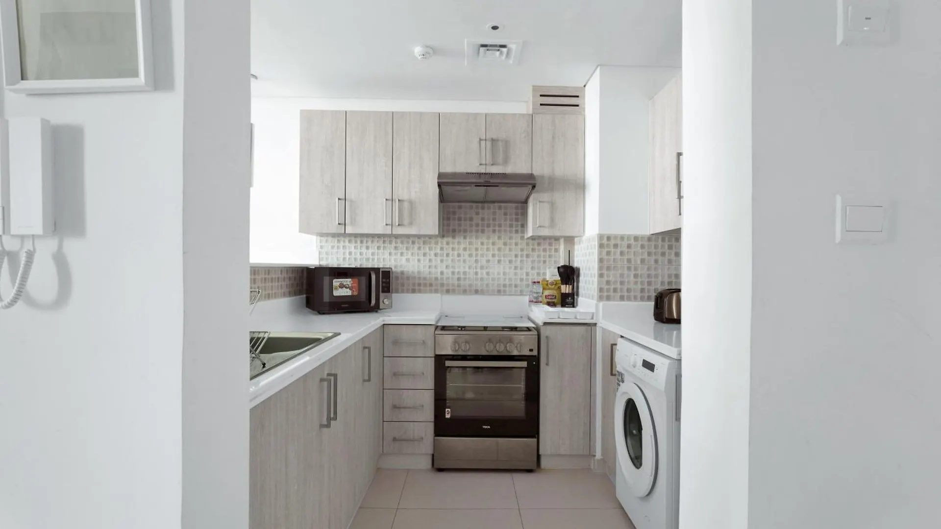 Modern Fully-Equipped Apartment In Seven Palm, Beach And Pool Access Dubai