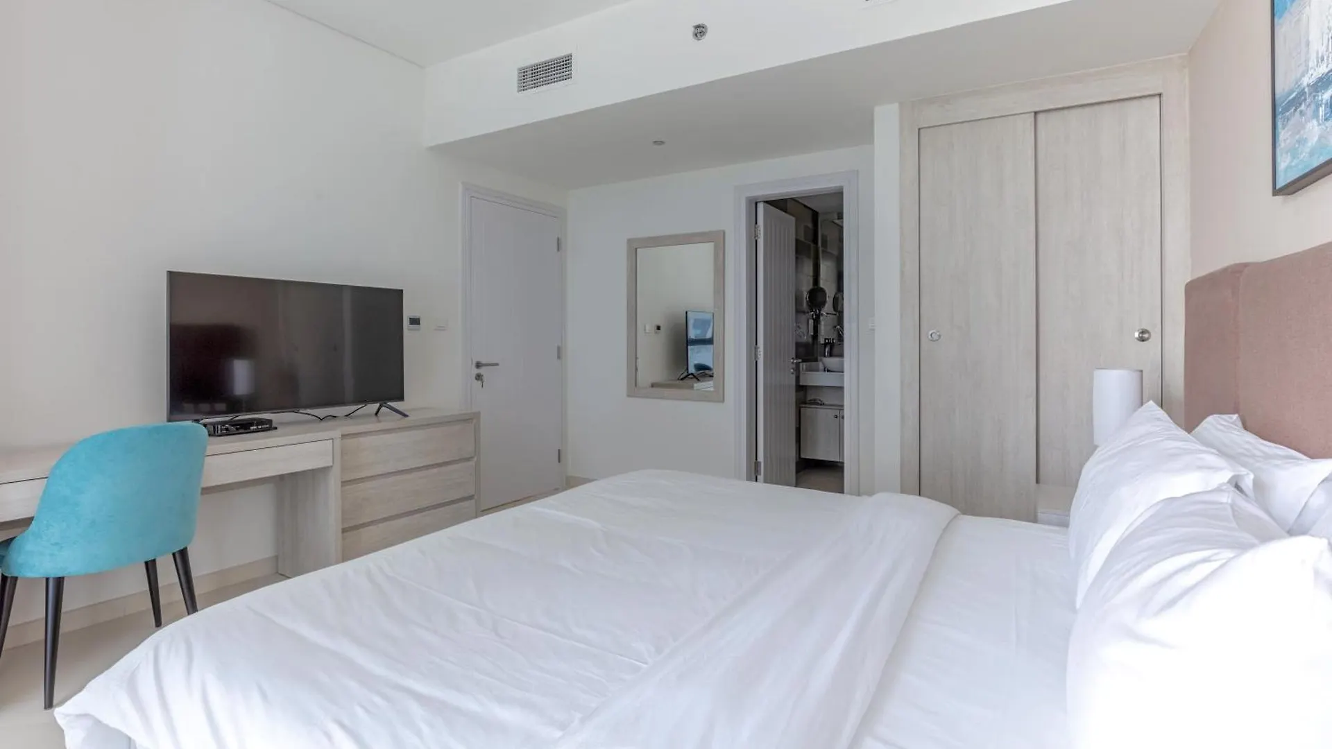 Modern Fully-Equipped Apartment In Seven Palm, Beach And Pool Access Dubai